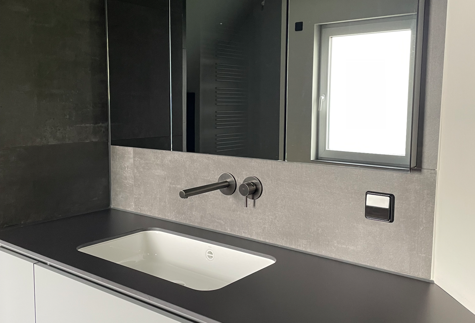 Badezimmer im Black-Steel-Design